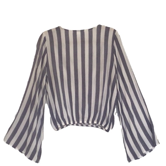 Sadie & Sage Bell Sleeve Blouse - Picture 3 of 9